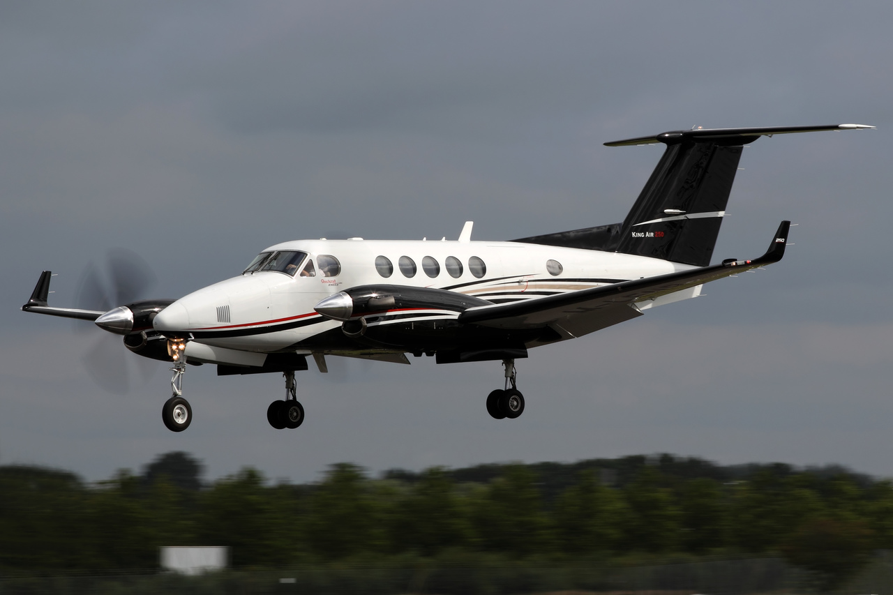 King Air 250private jet charter