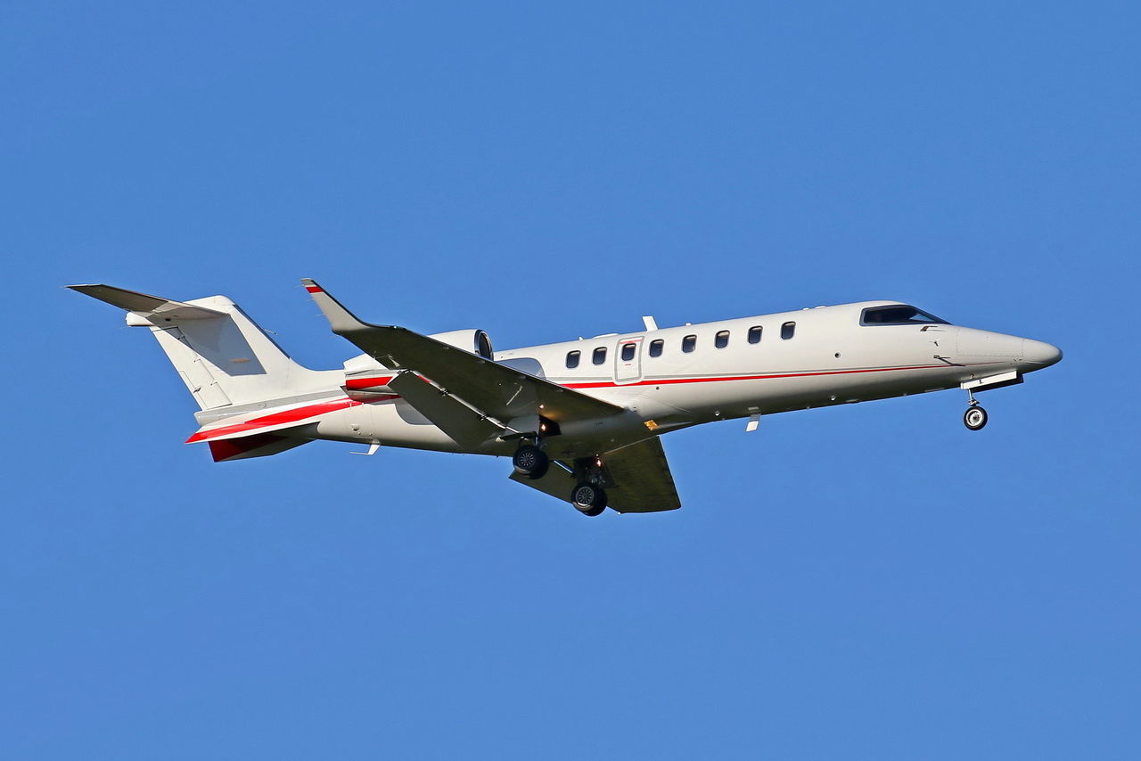 Learjet 75private jet charter